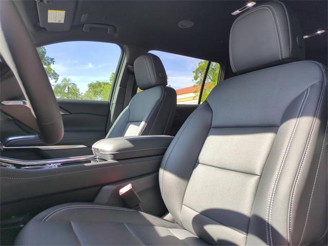 new 2025 Chevrolet Traverse car, priced at $42,532