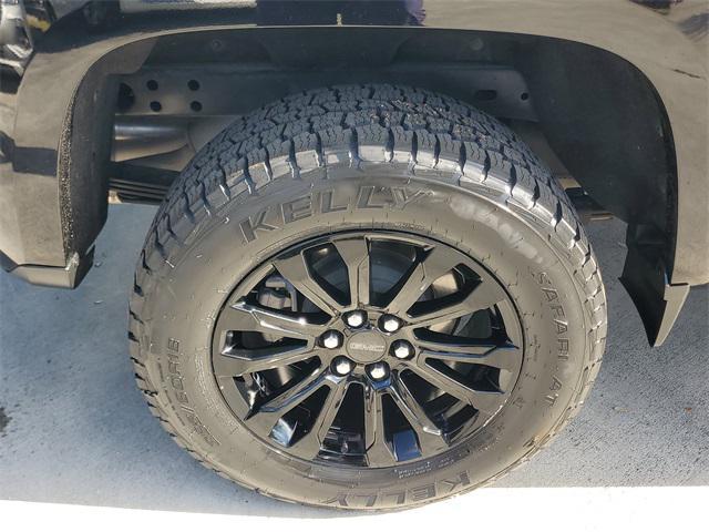 used 2022 GMC Canyon car, priced at $25,995