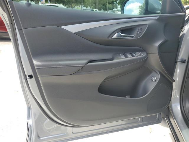 new 2025 Buick Envista car, priced at $27,280