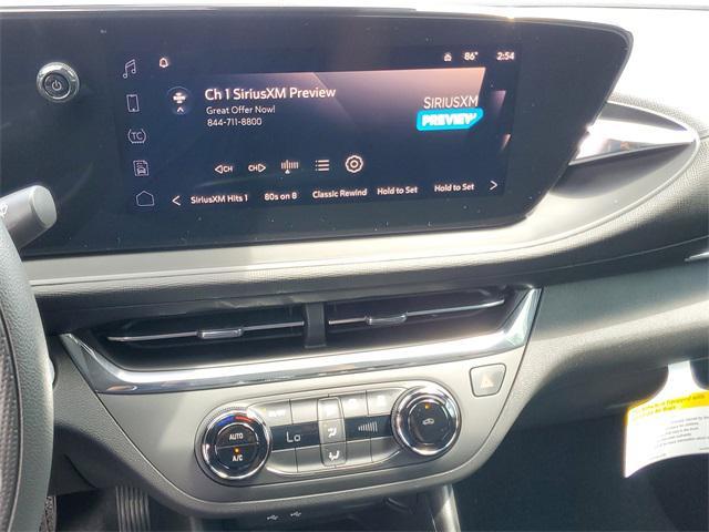 new 2025 Buick Envista car, priced at $25,195
