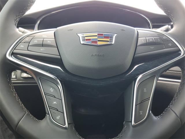 new 2025 Cadillac XT5 car, priced at $54,490