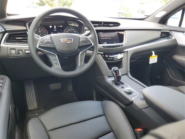 new 2025 Cadillac XT5 car, priced at $54,490