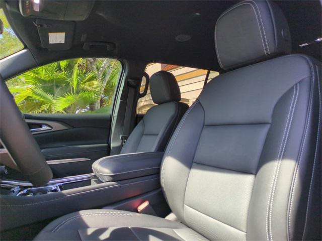 new 2025 Chevrolet Traverse car, priced at $42,532