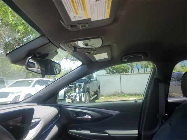 new 2025 Buick Envista car, priced at $25,195