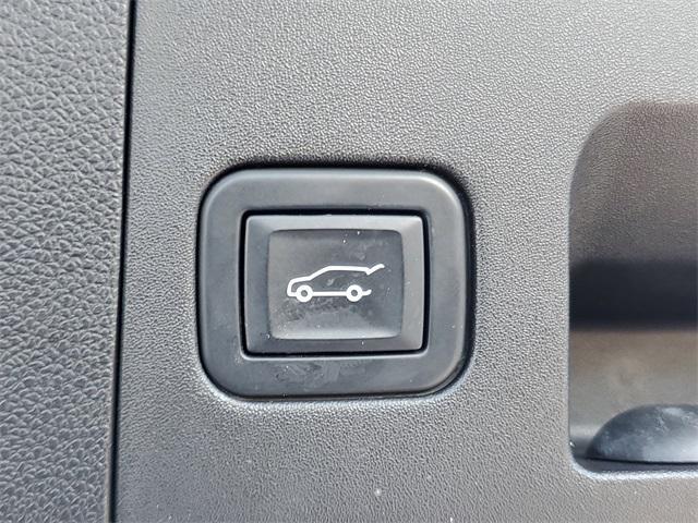 used 2022 Cadillac XT4 car, priced at $23,500