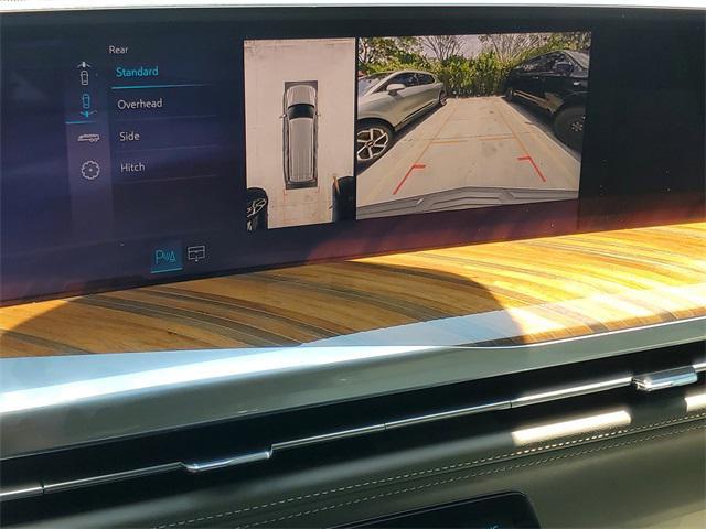 new 2025 Cadillac Escalade ESV car