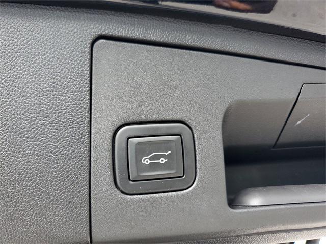 used 2023 Cadillac XT4 car, priced at $24,650