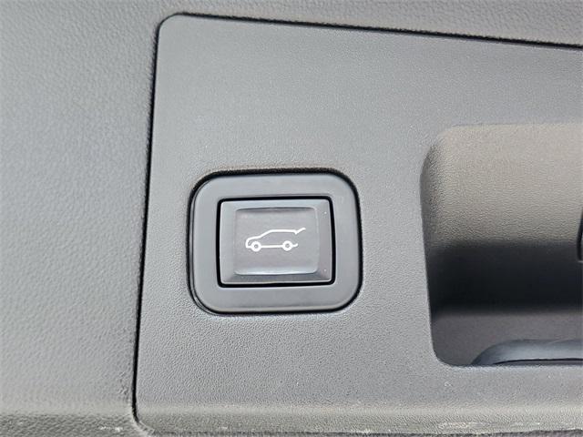 used 2022 Cadillac XT5 car, priced at $33,895