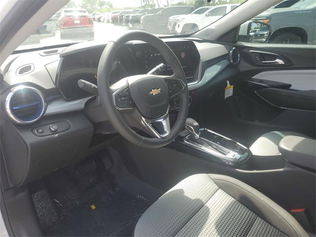 new 2025 Chevrolet Trax car, priced at $25,735
