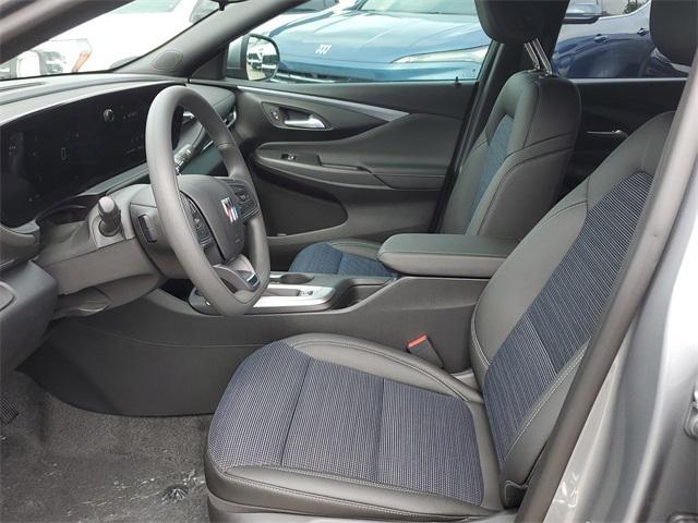 new 2025 Buick Envista car, priced at $25,275