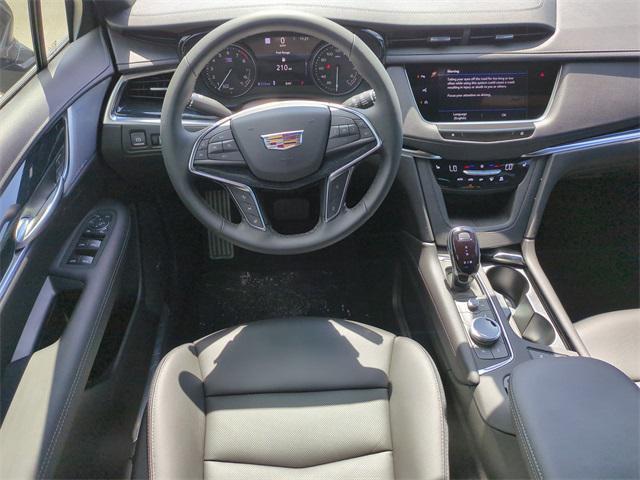 new 2025 Cadillac XT5 car, priced at $54,990