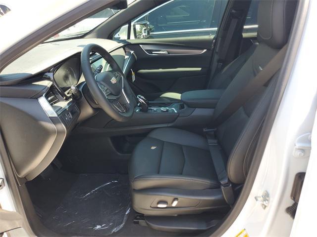 new 2025 Cadillac XT5 car, priced at $45,915