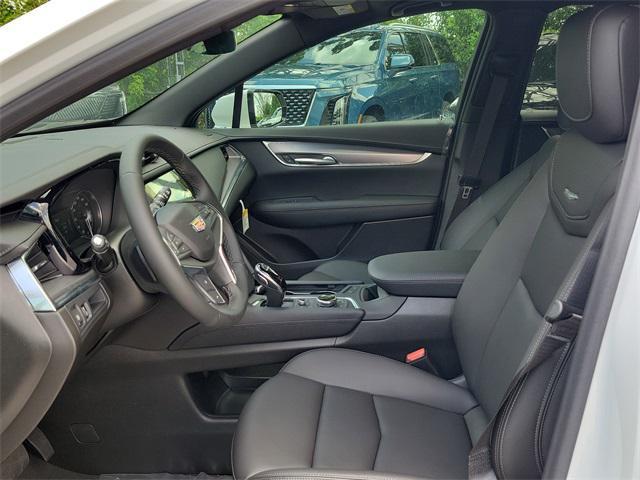 new 2025 Cadillac XT5 car, priced at $45,915