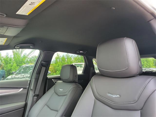 new 2025 Cadillac XT5 car, priced at $45,915