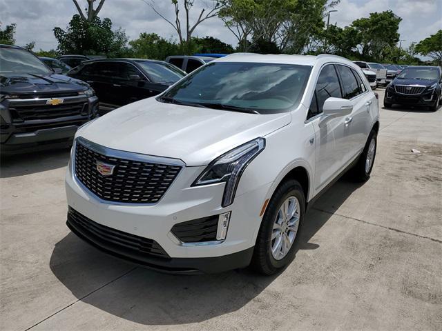 new 2025 Cadillac XT5 car, priced at $45,915