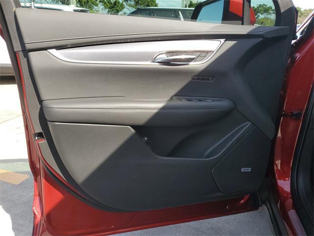 new 2025 Cadillac XT6 car, priced at $50,165