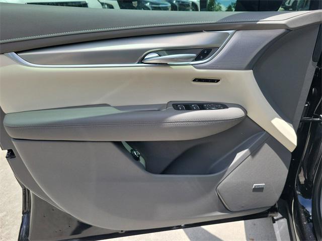 new 2025 Cadillac XT5 car, priced at $54,025