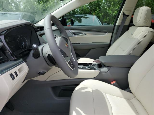 new 2025 Cadillac XT5 car, priced at $54,025