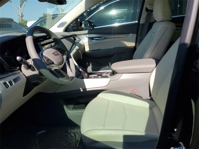 new 2025 Cadillac XT5 car, priced at $54,025