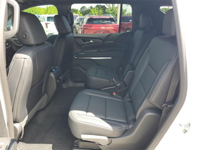 new 2026 Chevrolet Traverse car, priced at $43,703