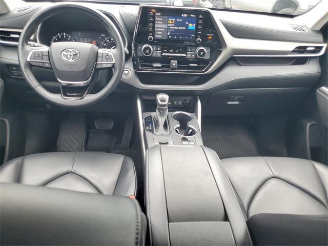 used 2021 Toyota Highlander car, priced at $29,999