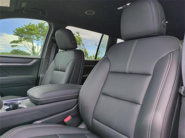 new 2025 GMC Acadia car, priced at $42,332