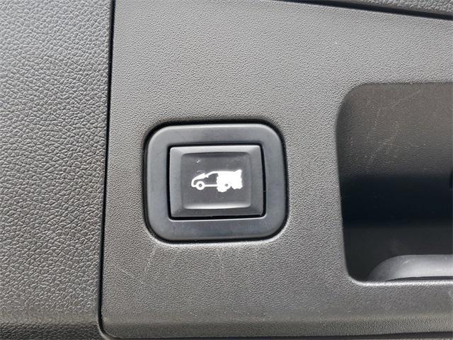used 2022 Cadillac XT4 car, priced at $24,898