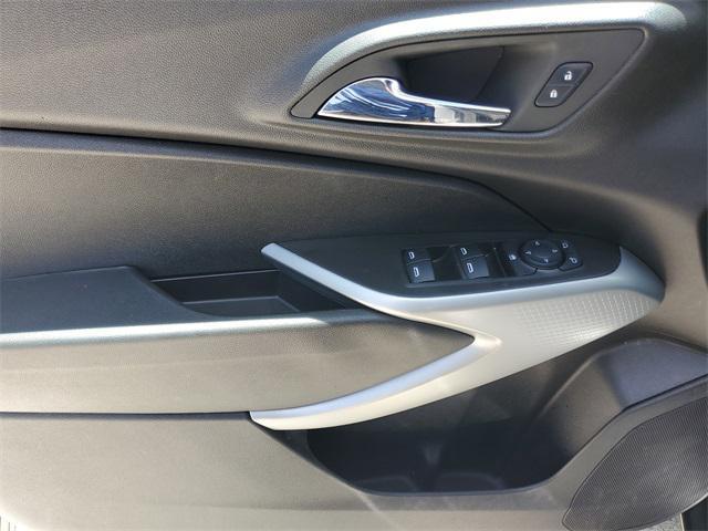 used 2025 Chevrolet Trax car, priced at $18,850
