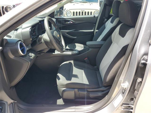 used 2025 Chevrolet Trax car, priced at $18,850