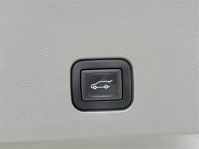 used 2023 Cadillac XT6 car, priced at $37,619
