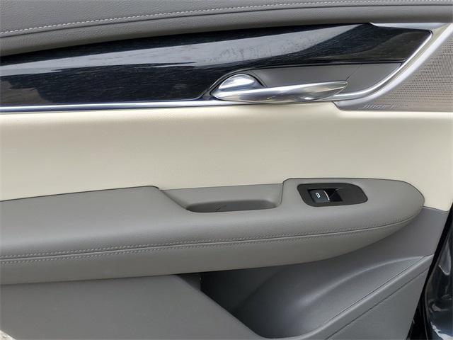 used 2023 Cadillac XT6 car, priced at $37,619