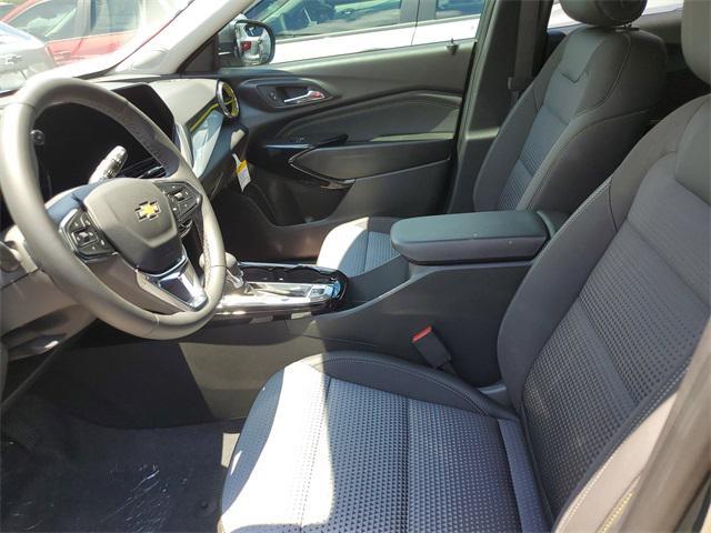 new 2025 Chevrolet Trax car, priced at $25,735