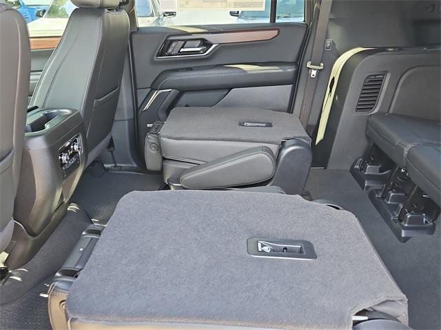 new 2025 GMC Yukon XL car
