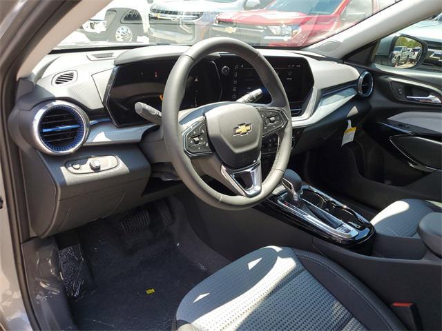 new 2025 Chevrolet Trax car, priced at $25,735