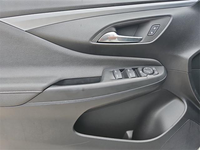 new 2025 Buick Envista car, priced at $25,885