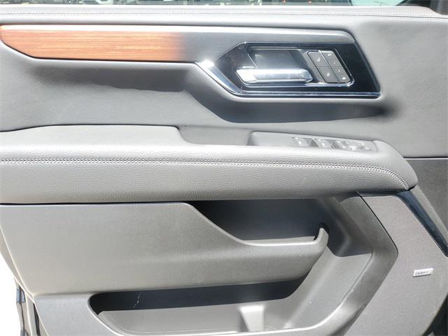 new 2025 GMC Yukon XL car