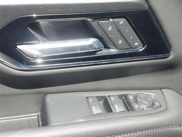 new 2025 GMC Yukon XL car