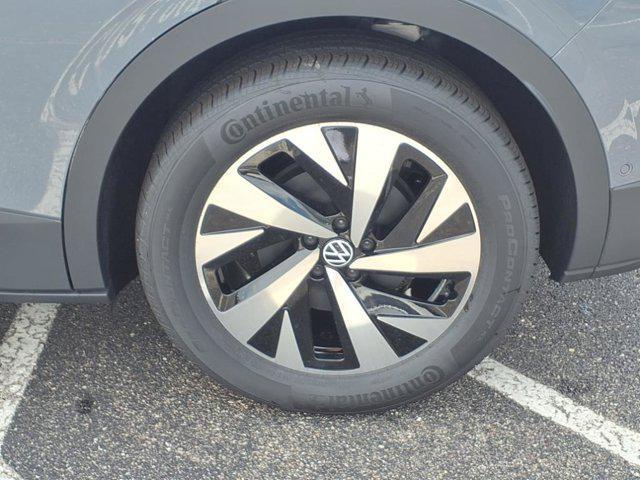 new 2025 Volkswagen ID.4 car, priced at $45,635