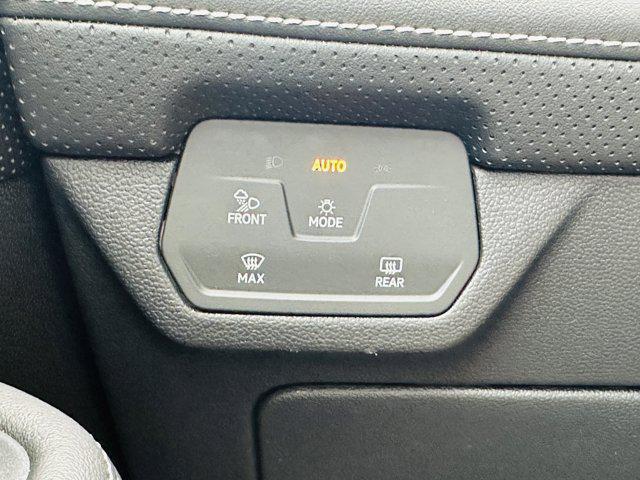 new 2026 Volkswagen Atlas car, priced at $50,702