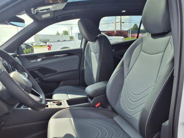 new 2025 Volkswagen Tiguan car, priced at $38,203