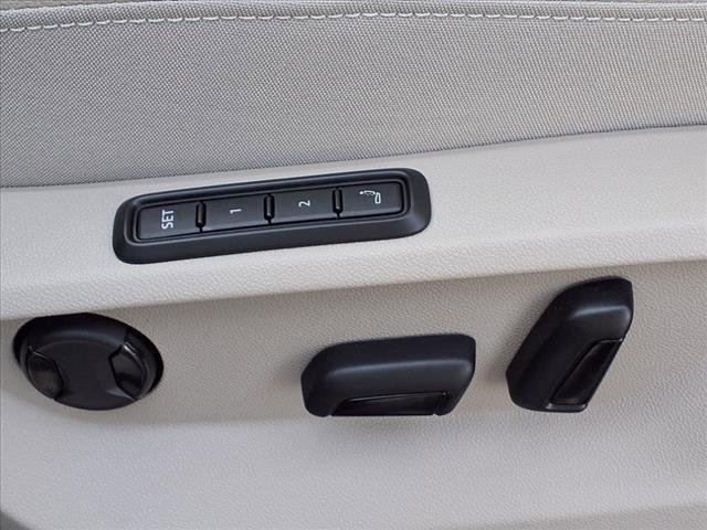 new 2025 Volkswagen Atlas car, priced at $53,761