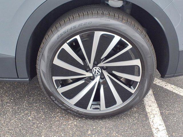 new 2025 Volkswagen ID.4 car, priced at $49,967