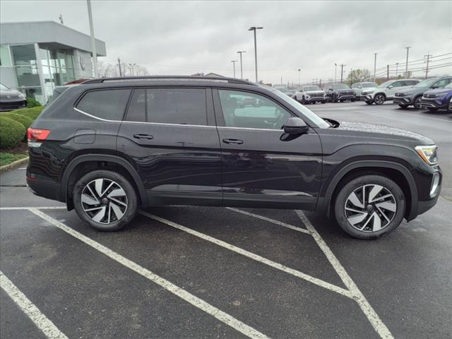 new 2024 Volkswagen Atlas car, priced at $46,402