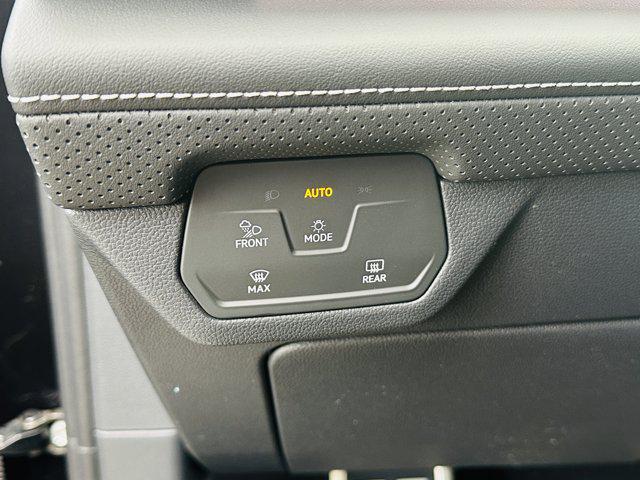 new 2026 Volkswagen Atlas Cross Sport car, priced at $54,295