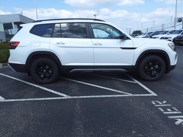 new 2024 Volkswagen Atlas car, priced at $53,611