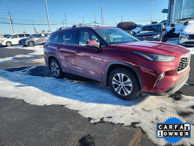 used 2022 Toyota Highlander car, priced at $34,990