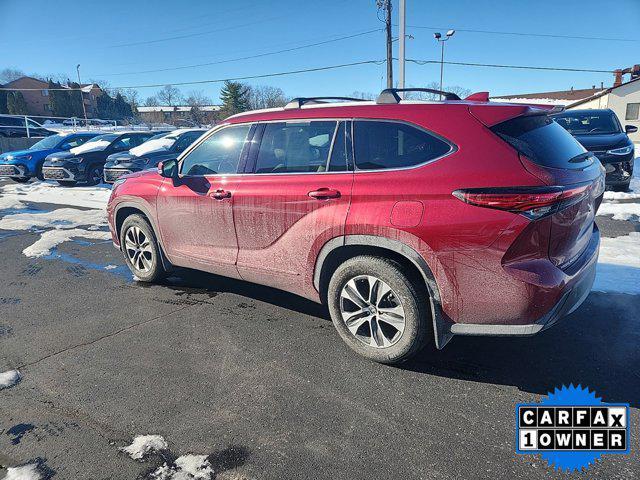 used 2022 Toyota Highlander car, priced at $34,990