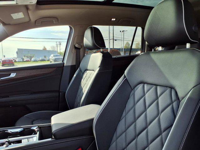 new 2025 Volkswagen Atlas car, priced at $53,761