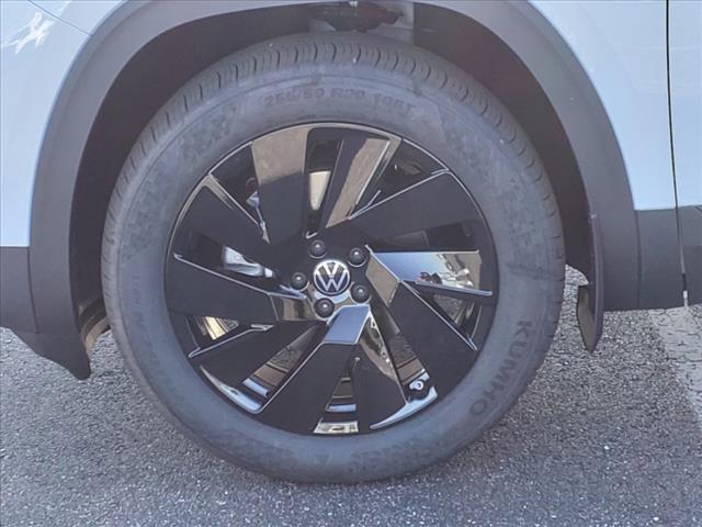 new 2024 Volkswagen Atlas car, priced at $45,796