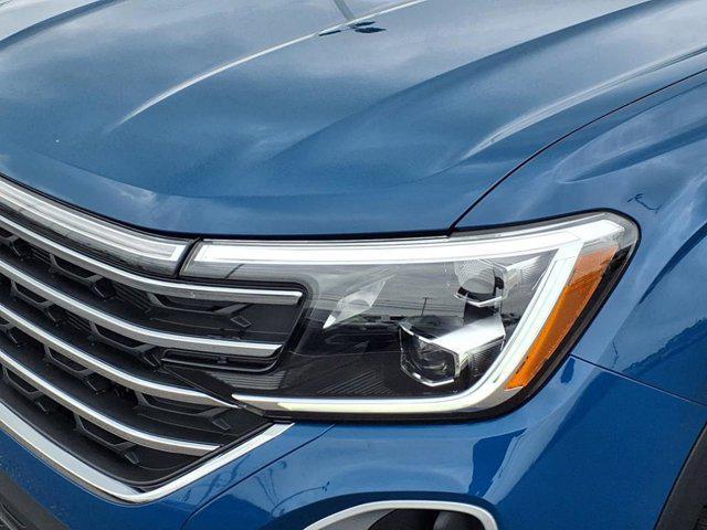 new 2025 Volkswagen Atlas car, priced at $38,504